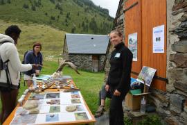 Volontaire en service civique en animation © R. Valet - Parc national des Pyrénées