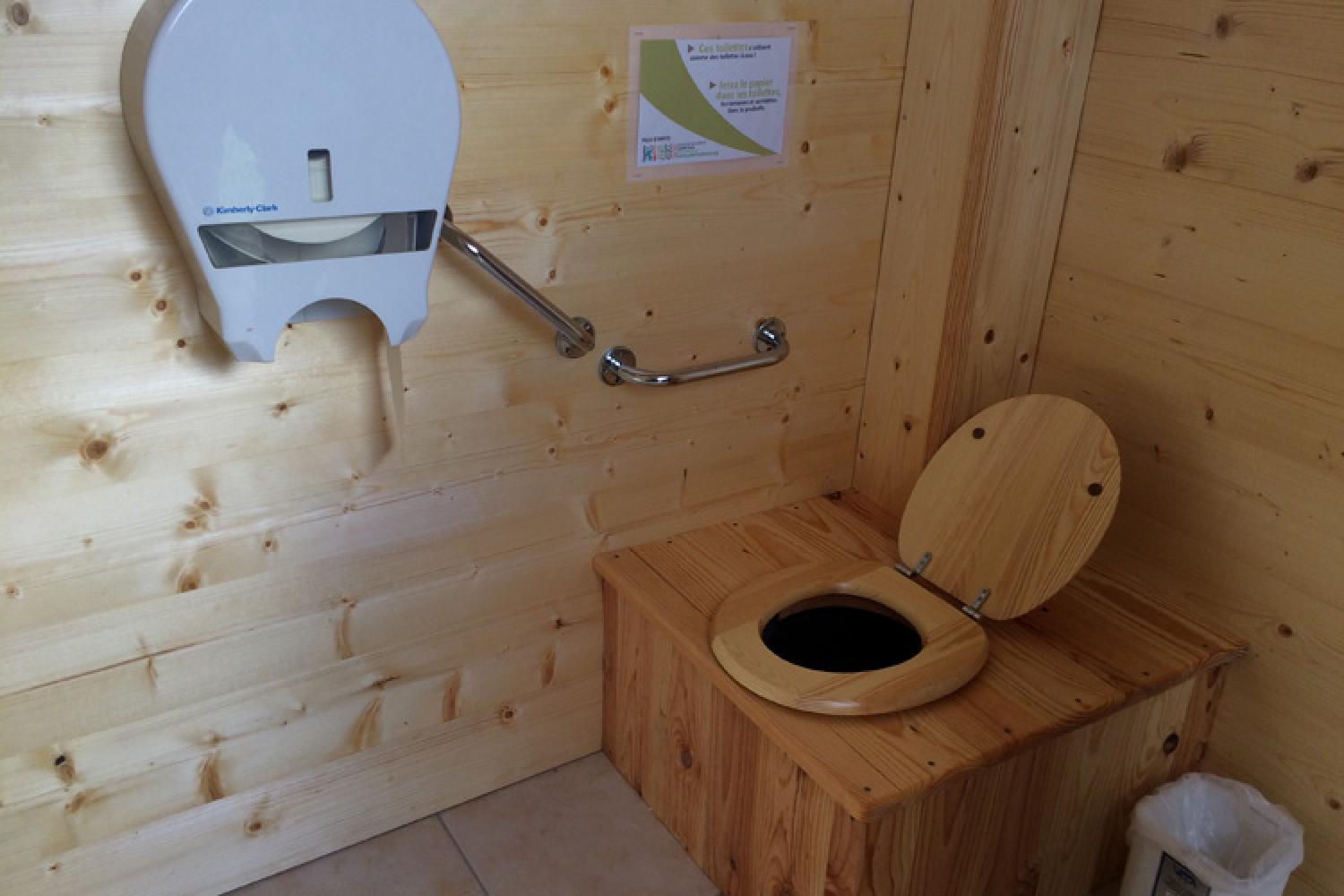 toilettes-seches-riscle-c-e.-deutsch.jpg